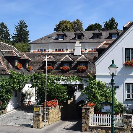 Hotel Landhaus Fuhrgassl-Huber Bécs Kültér fotó