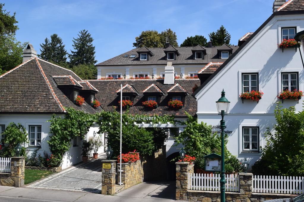 Hotel Landhaus Fuhrgassl-Huber Bécs Kültér fotó