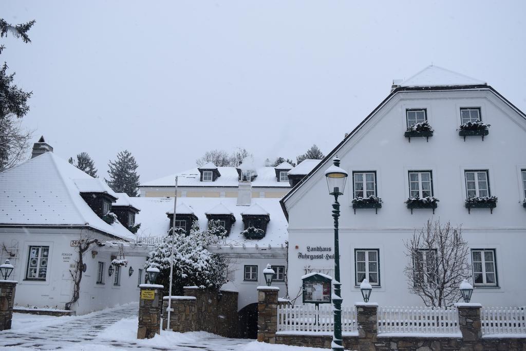 Hotel Landhaus Fuhrgassl-Huber Bécs Kültér fotó