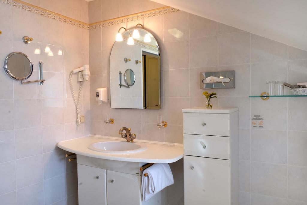 Hotel Landhaus Fuhrgassl-Huber Bécs Kültér fotó