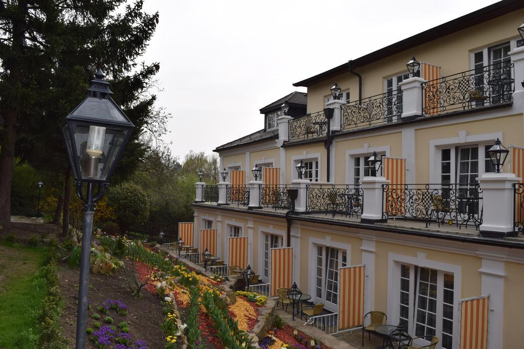 Hotel Landhaus Fuhrgassl-Huber Bécs Szoba fotó